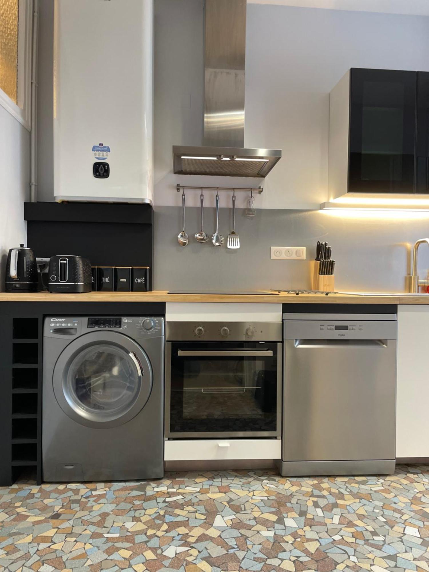 Le Treize Au Coeur Du Bouchon Apartamento Troyes Exterior foto