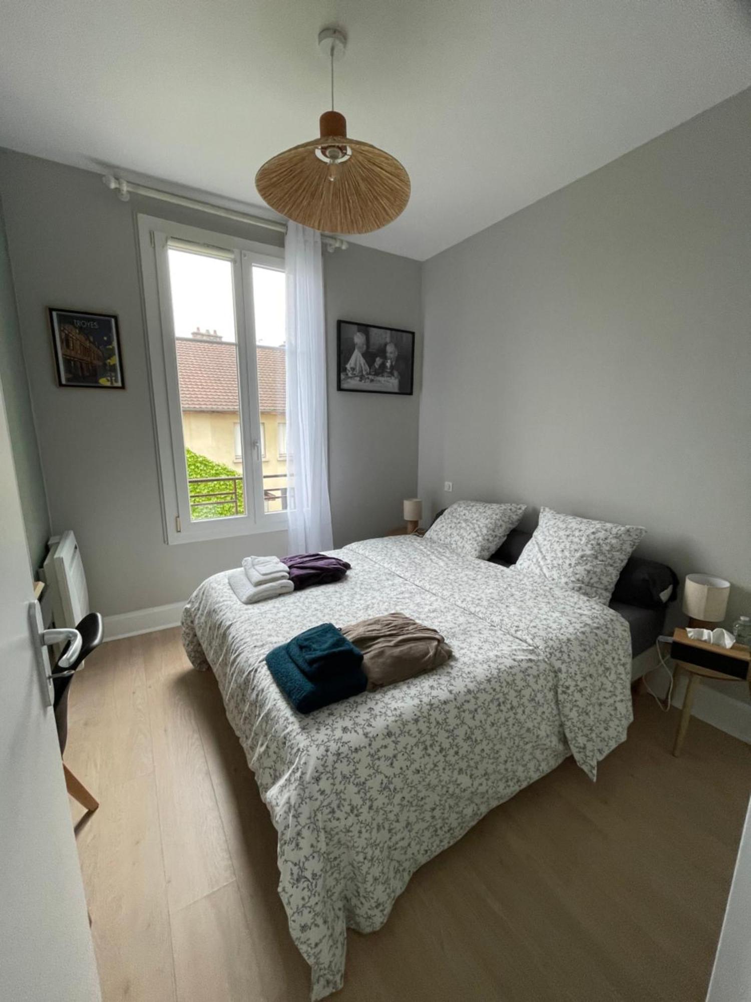 Le Treize Au Coeur Du Bouchon Apartamento Troyes Exterior foto