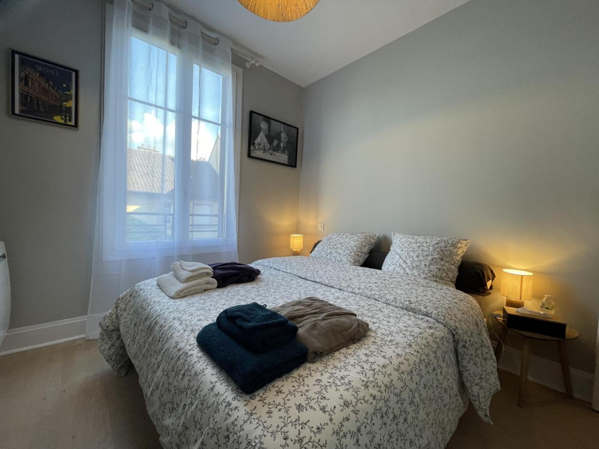 Le Treize Au Coeur Du Bouchon Apartamento Troyes Exterior foto