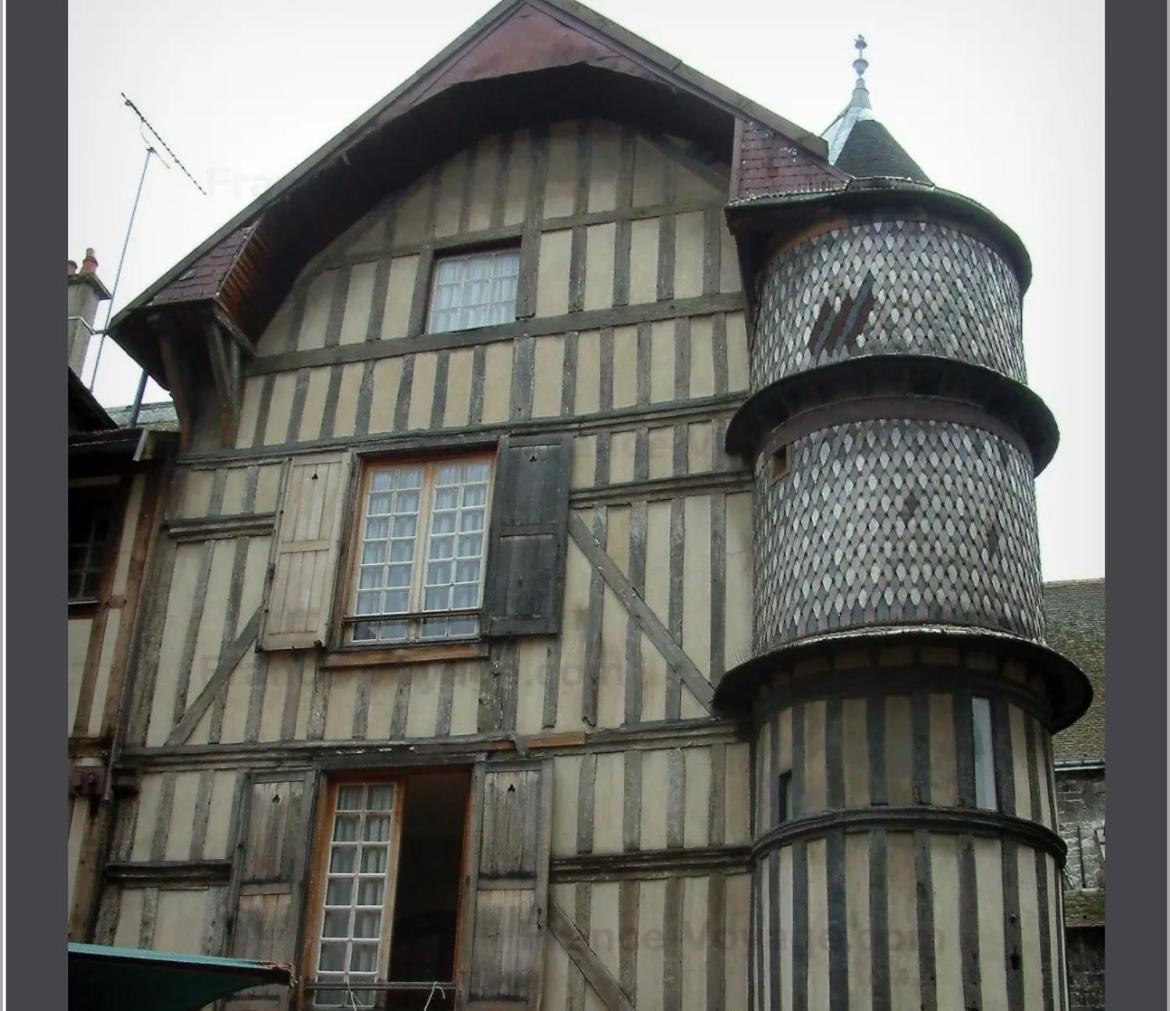 Le Treize Au Coeur Du Bouchon Apartamento Troyes Exterior foto